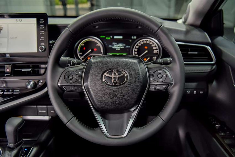 Vo lang xe Hybrid xe Toyota Camry 2022 Thailand 2.5 HEV giaxehoi vn 800x534 1 - Toyota Camry