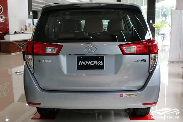unnamed file 1372 - Chi tiết xe Toyota Innova 2.0V AT 2023 7 chỗ với thiết kế sang trọng
