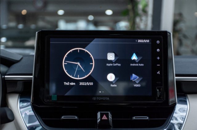 Toyota Corolla Altis 1.8G 2023 vẫn có màn hình 9 inch.